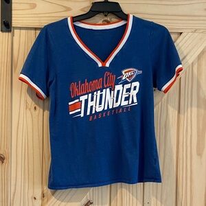 Oklahoma City Thunder T shirt, Size Xl but fit like M